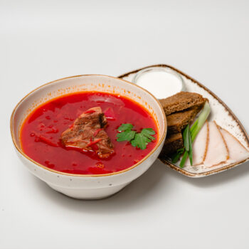 Борщ червоний з салом