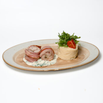 Курячі медальйони з беконом та сиром