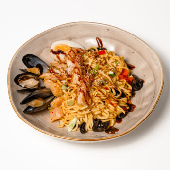 Локшина з морепродуктами