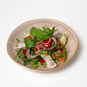 Овочевий салат з сиром фета