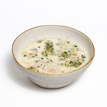 Вершковий суп з лососем та броколі